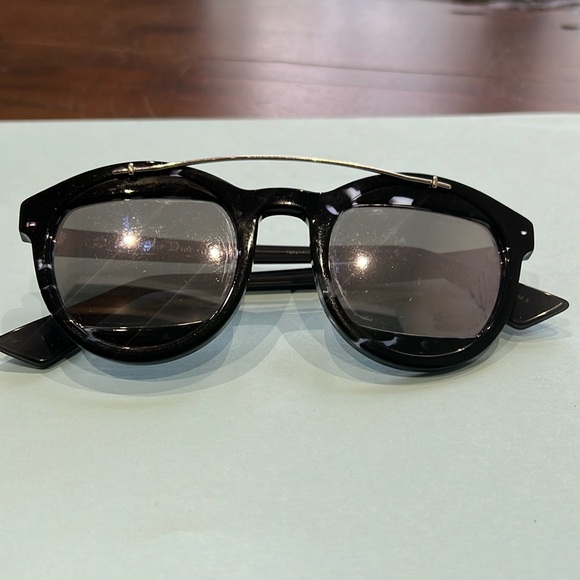 Dior sunglasses for $150 - Picture 1 of 6
